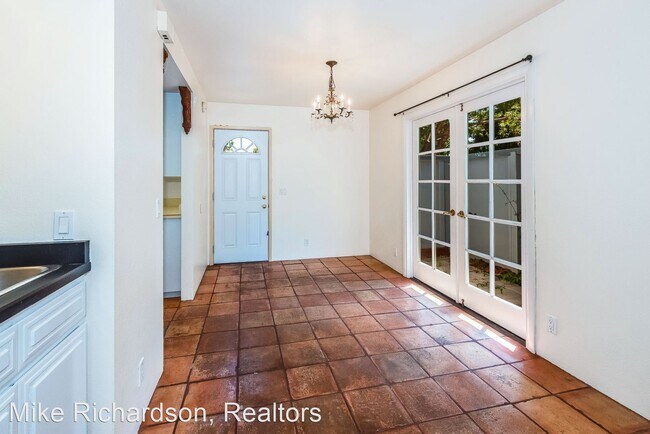 Building Photo - 2 br, 1.5 bath House - 25 Ocean View - B4