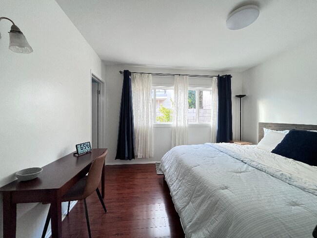 Foto del edificio - 1051 W 170th St