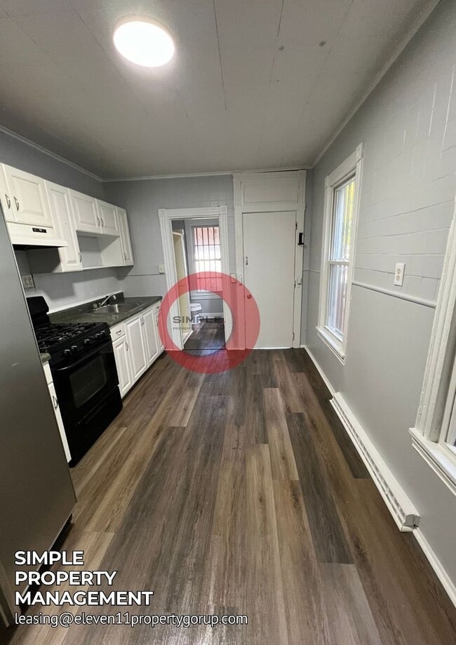 Building Photo - 1239 Greenwich St