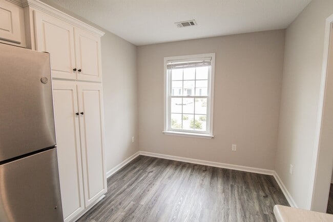 Foto del edificio - 417 Andover Dr