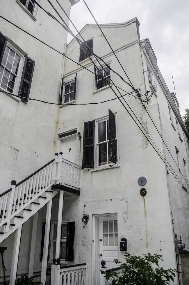 Building Photo - 81 1/2 Rutledge Ave