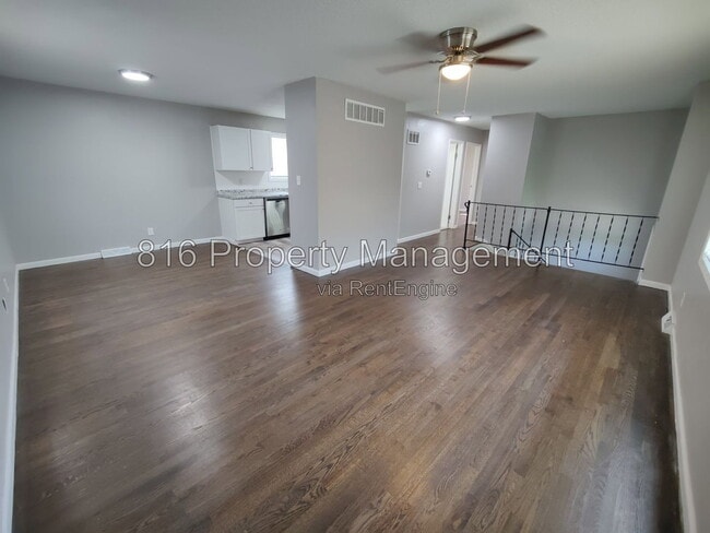 Building Photo - 7941 NE San Rafael Dr