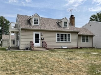 Building Photo - 317 15th Ave N
