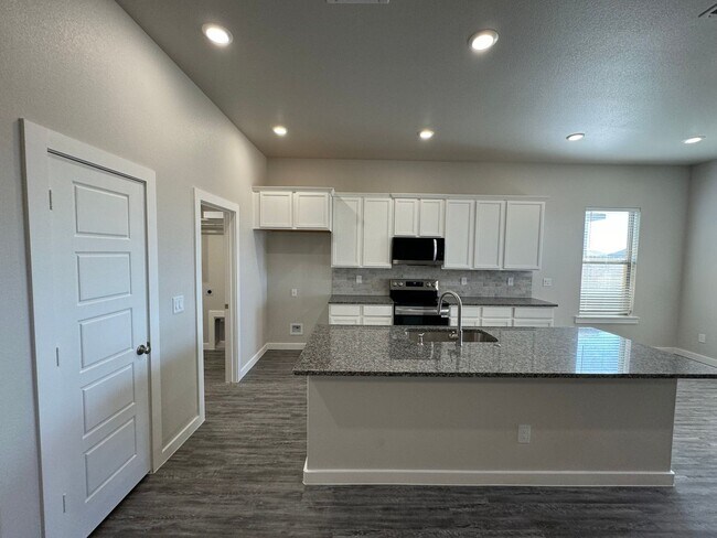Foto del edificio - Stunning New Build 3/2/2 in Frenship Distr...