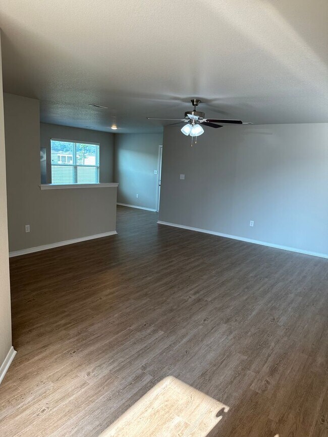Foto del edificio - *48 Hour Look & Lease Bonus!* Three Bedroom | Two Bath Home in Cypress Bend