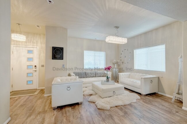 Photo - Gorgeous 4 Bedroom House in East Fountain Valley