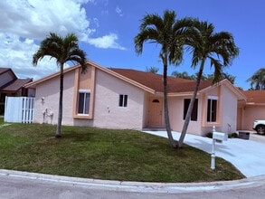 Building Photo - 9599 Stones River Park Way