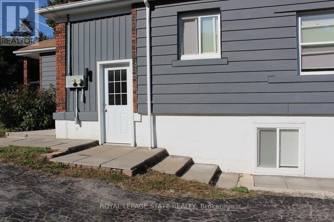 Building Photo - 238-238 Sanatorium Rd