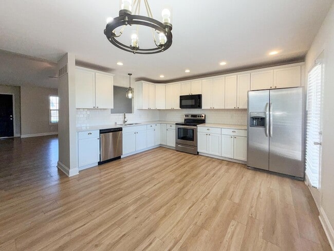 Building Photo - 1140 Orchard Dr