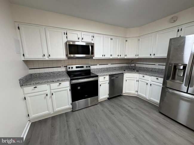 Building Photo - 8869 Rusland Ct