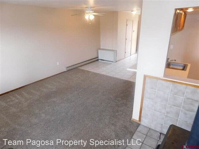 Building Photo - 2 br, 1.5 bath House - 21 West Golf #4