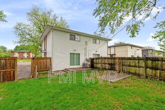 Building Photo - 3027 Rotunda Ct S