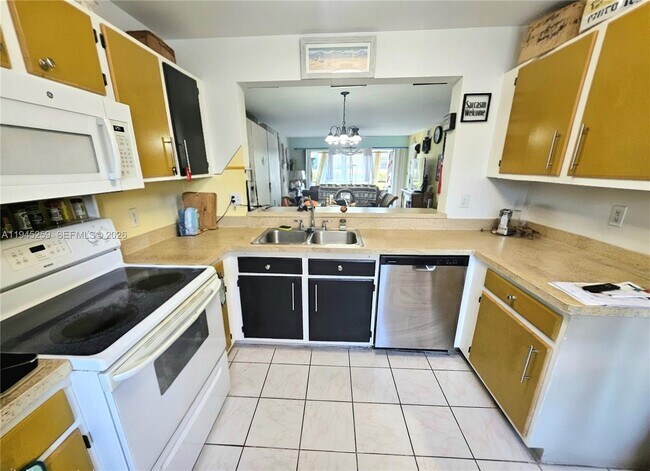 Building Photo - 1448 Churchill Cir