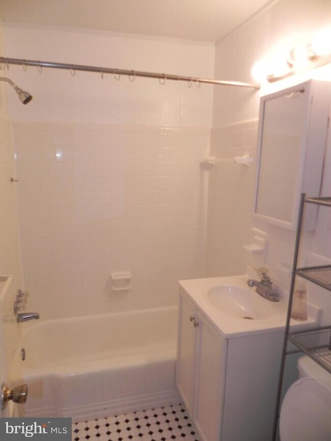 Foto del edificio - 750 S Dickerson St