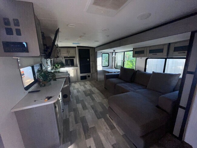 Foto del edificio - 342 W 3rd St