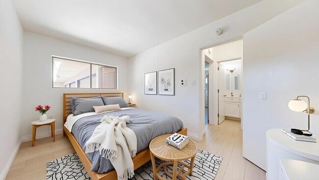 Foto del edificio - 2717 Vanderbilt Ln
