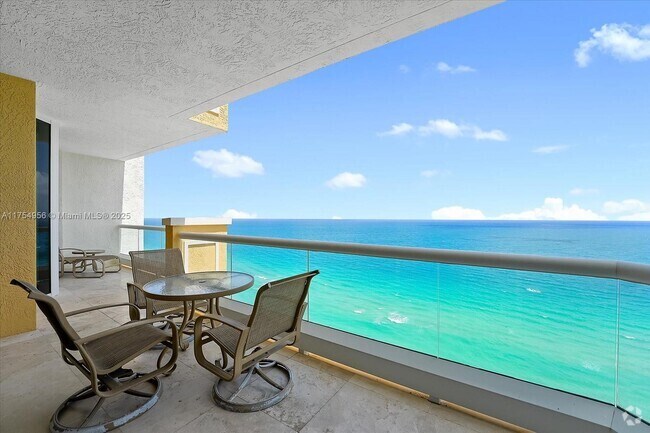 Building Photo - 17875 Collins Ave