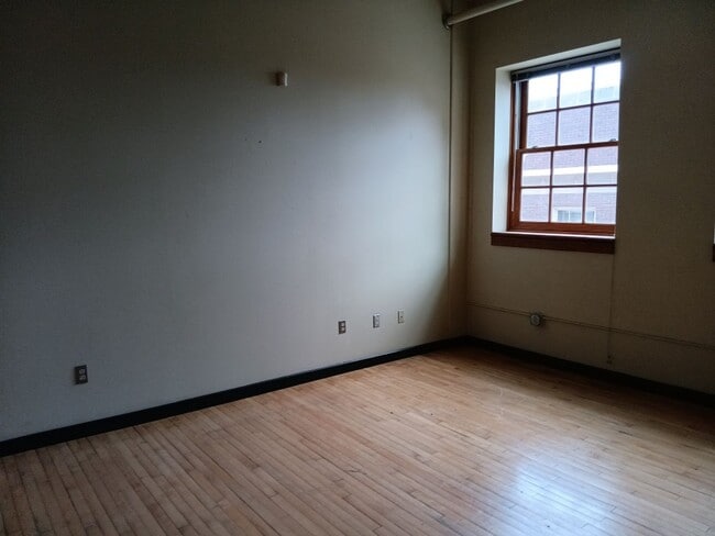Building Photo - 300 Tijeras Ave NE