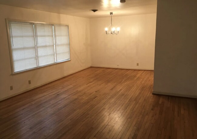 Foto del edificio - 4005 Oaklawn St