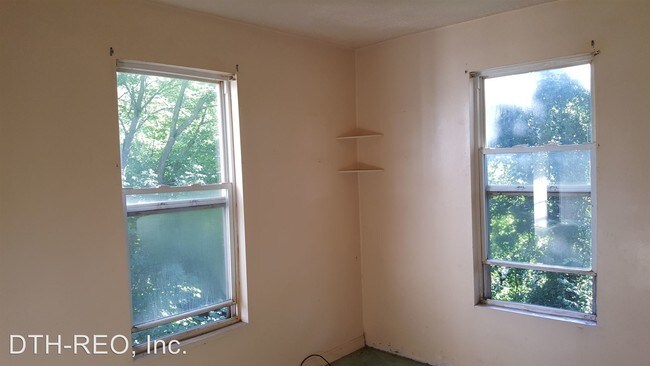 Building Photo - 6 br, 2 bath House - 307-309 Highland Ave