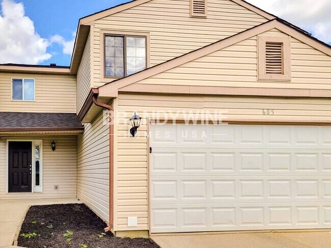 Foto del edificio - 605 Woods Crossing Ln