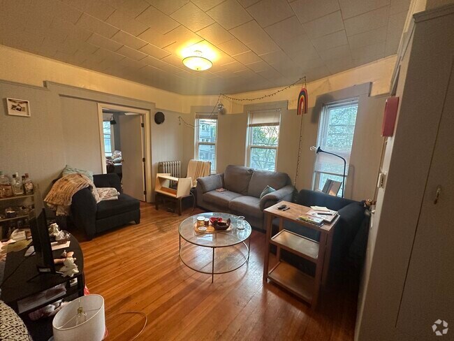 Building Photo - 69 Conwell Ave