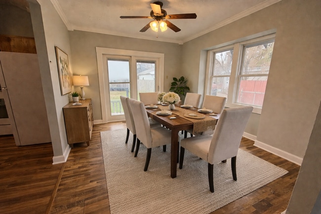 Foto del edificio - Spacious 4-Bedroom Akron Home with Attic Master & Private Driveway