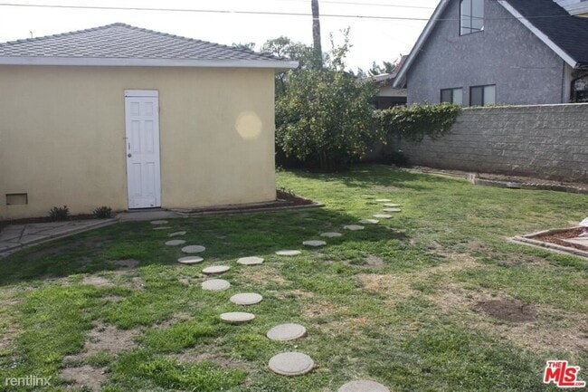 Building Photo - 3 br, 2 bath House - 2561 Tilden Ave