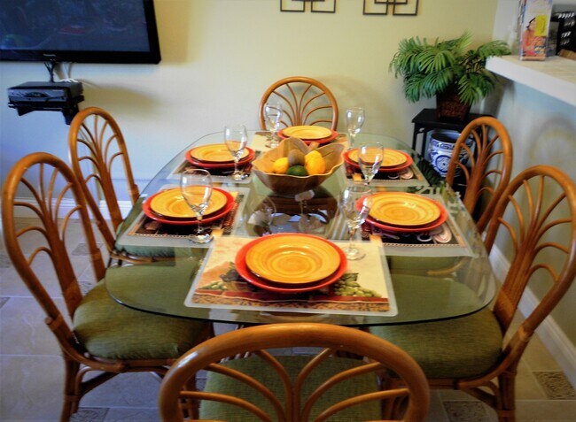 Comedor - 75 -6081 Alii Dr