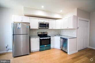 Building Photo - 2428 Sharswood St