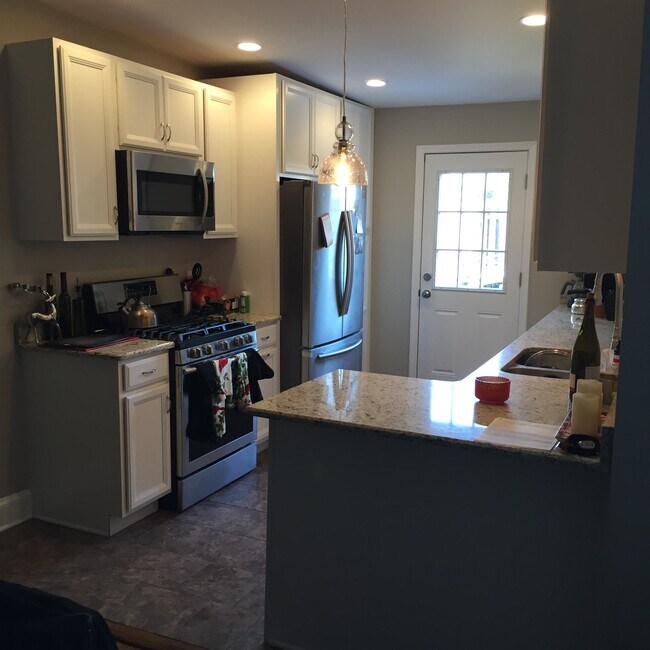 Kitchen - 1316 N Scott St