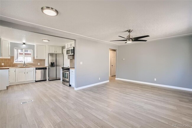 Living/Dining - 3273 Kearney St