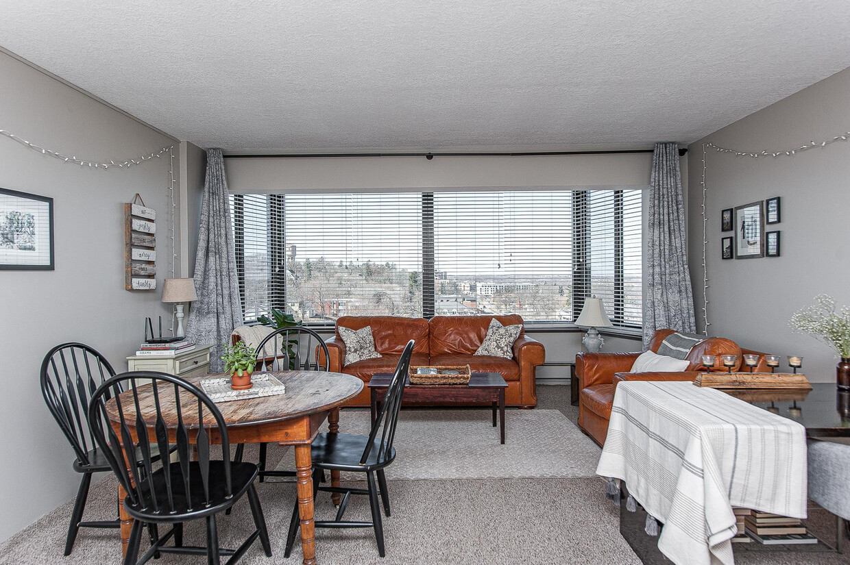 Foto principal - 207 5th Ave SW
