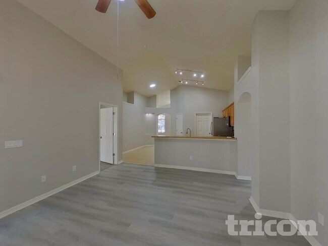 Building Photo - 6738 Waterton Dr