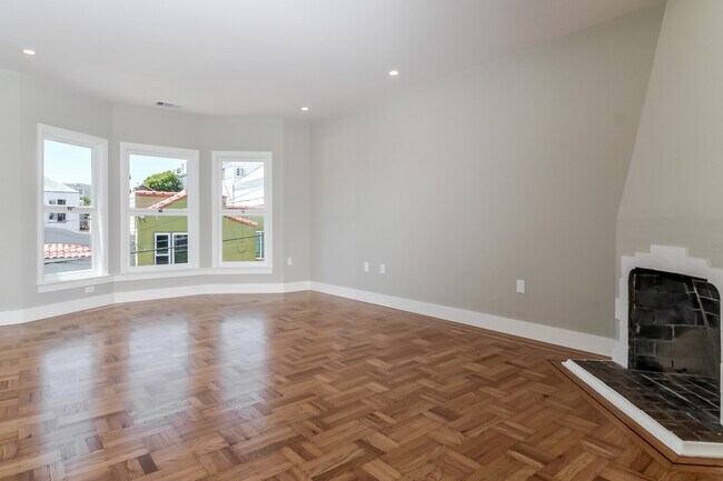 Building Photo - 901 Jarboe Ave.