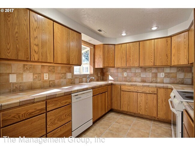 Building Photo - 3 br, 2 bath House - 6115 NE 97th Avenue