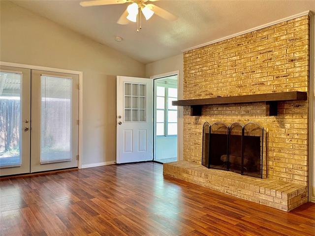 Building Photo - 4726 Oakwood Dr