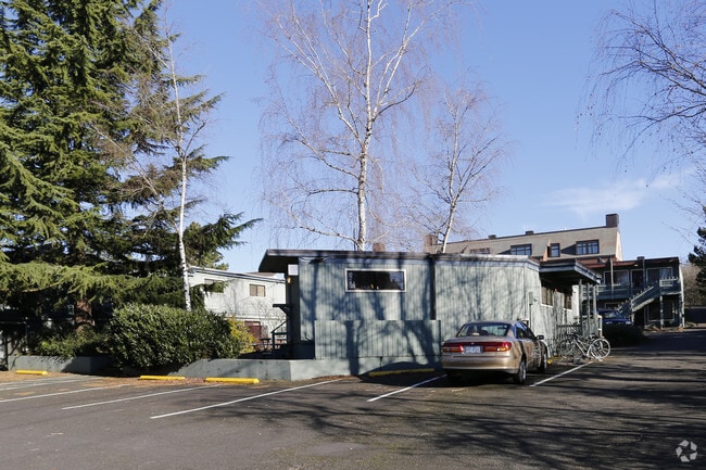 Building Photo - Reed College Apartments