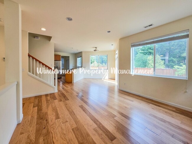 Building Photo - Stunning McCormick Meadows 3 bed home