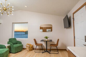 Building Photo - 10268 Cleveland Rd