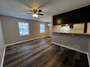 Building Photo - 1433 Ireland Dr