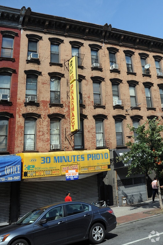 Primary Photo - 753 Grand St