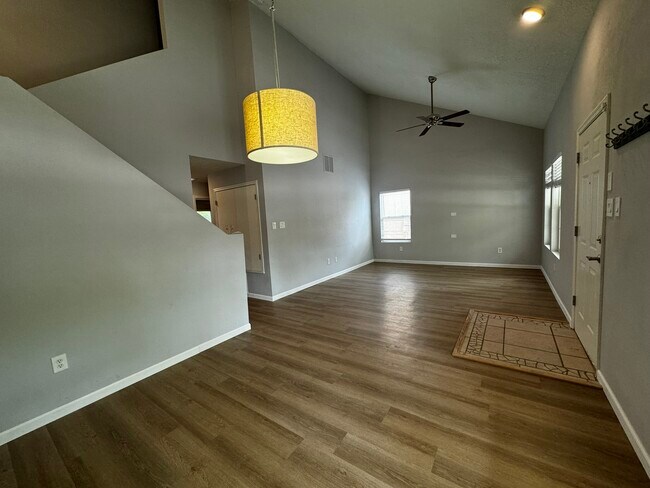 Foto del edificio - 10712 Stanley Dr NW