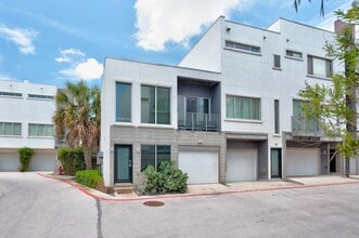 4801 S Congress Ave