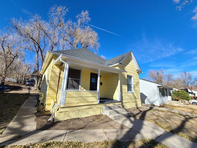 Building Photo - Historic 3 Bedroom West Side Home