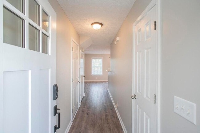 Building Photo - 1254 Lasalle Dr