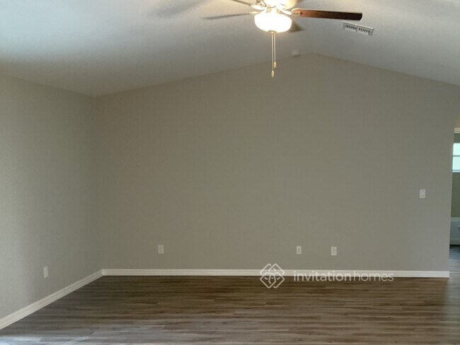 Foto del edificio - 1470 Navigator Rd