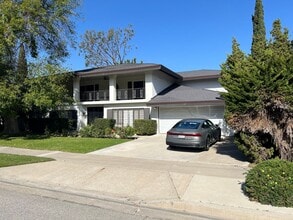 Building Photo - 2937 E Craig Dr