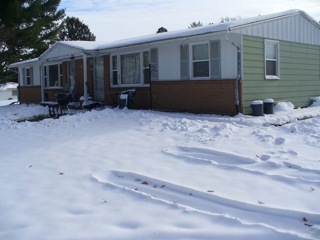 Foto del edificio - 6845 Carman Dr