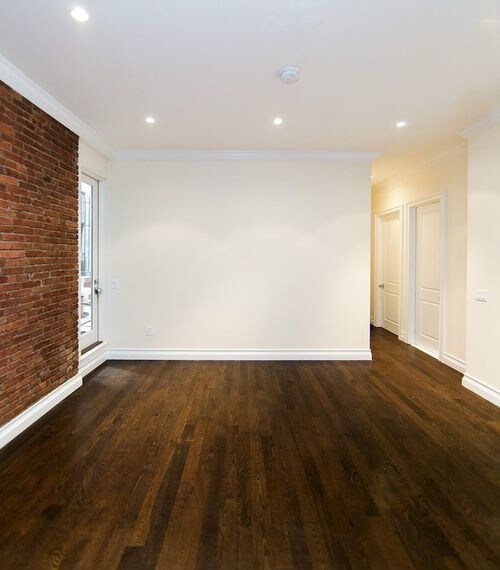 Building Photo - 352 3rd Ave